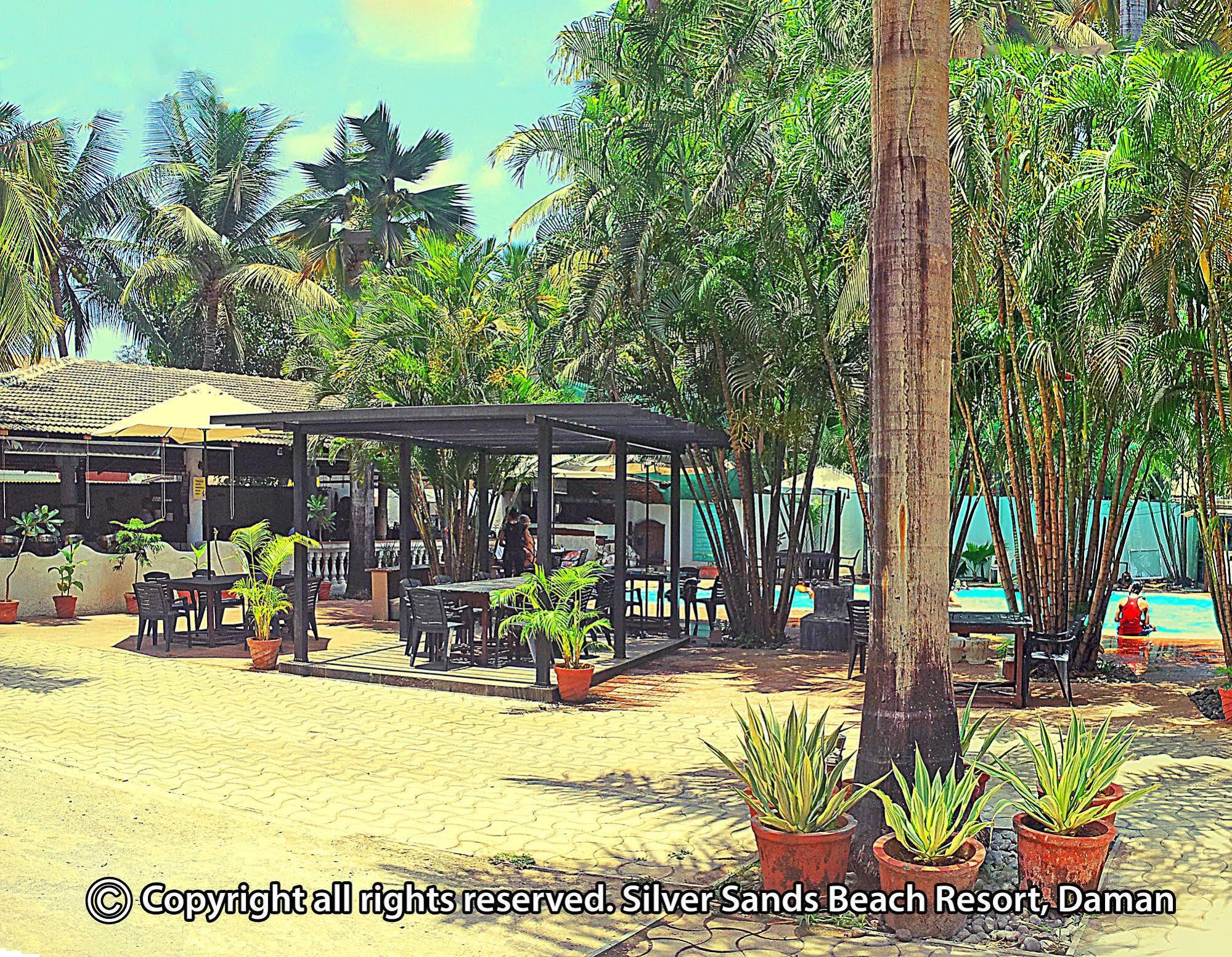 Silver Sands Beach Resort Daman Exterior photo